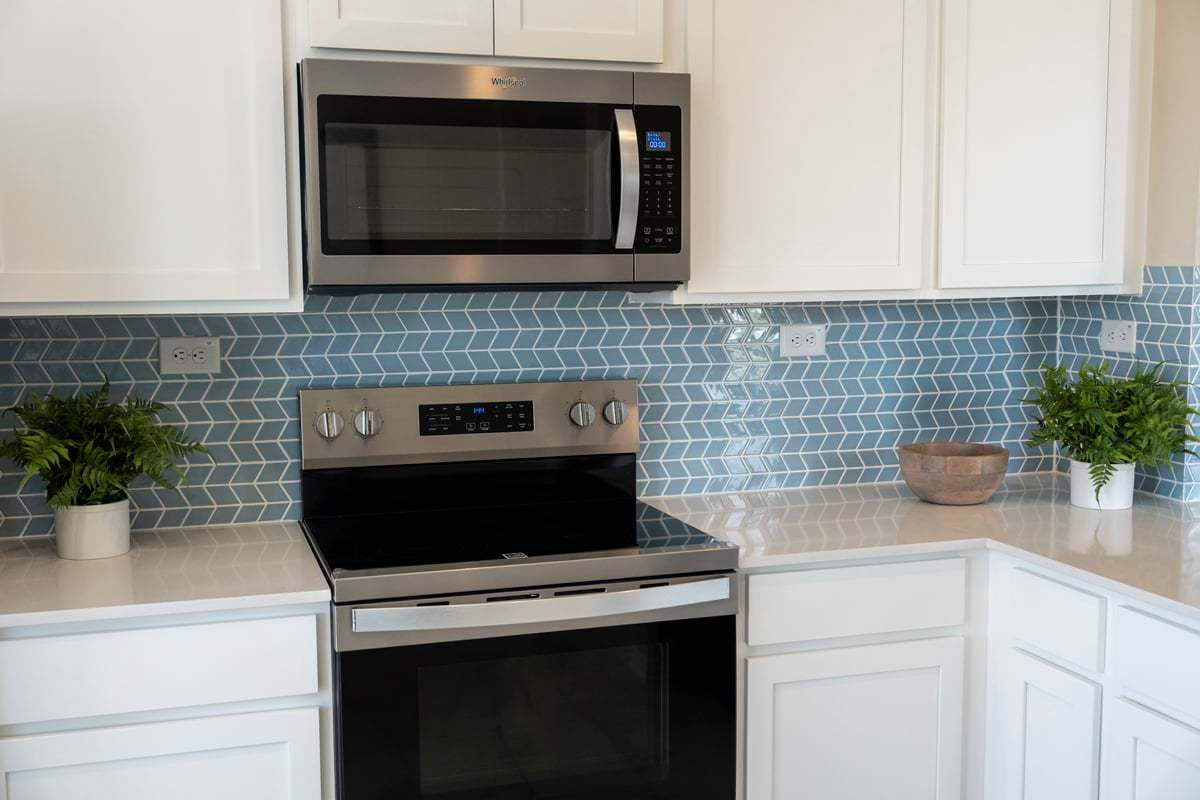 Plan 1243 Modeled - Glossy tile backsplash