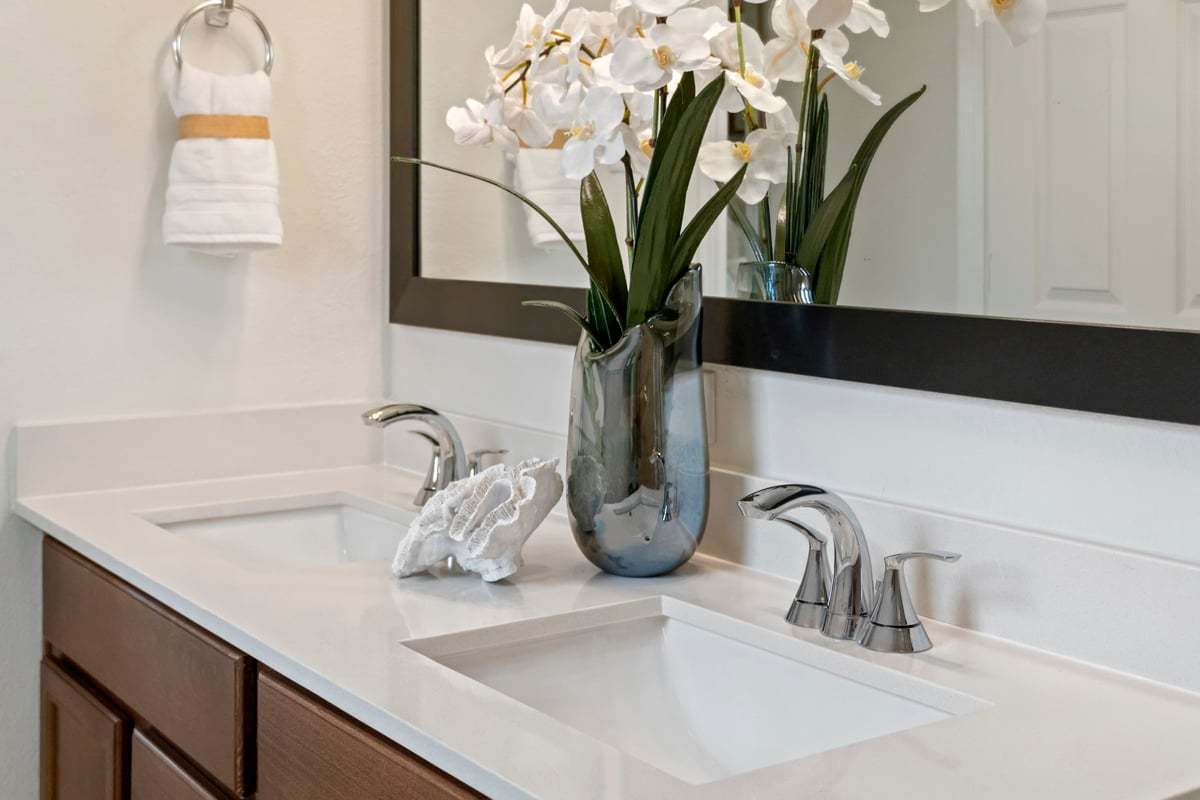 Plan 1360 - Dual-sink vanity