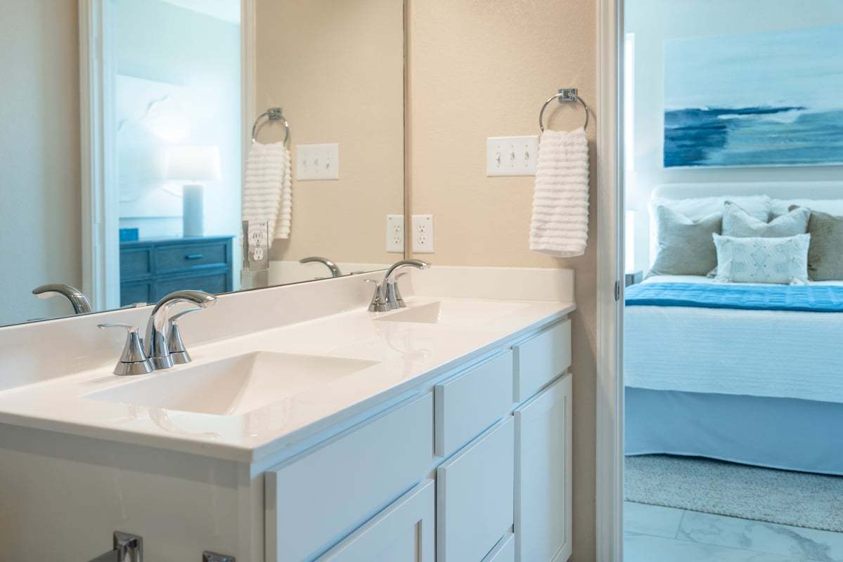 Plan 1243 Modeled - Dual-sink at primary bath