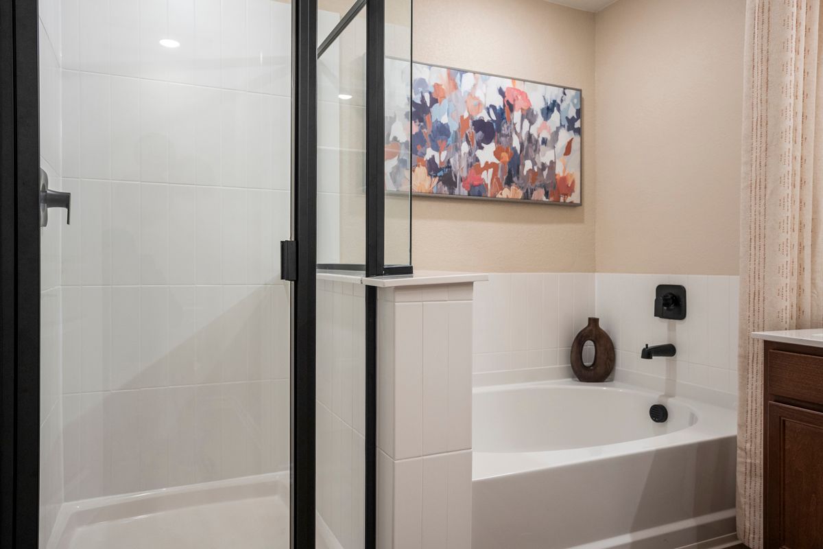Plan 1389 Modeled - Optional tub and separate shower at primary bath