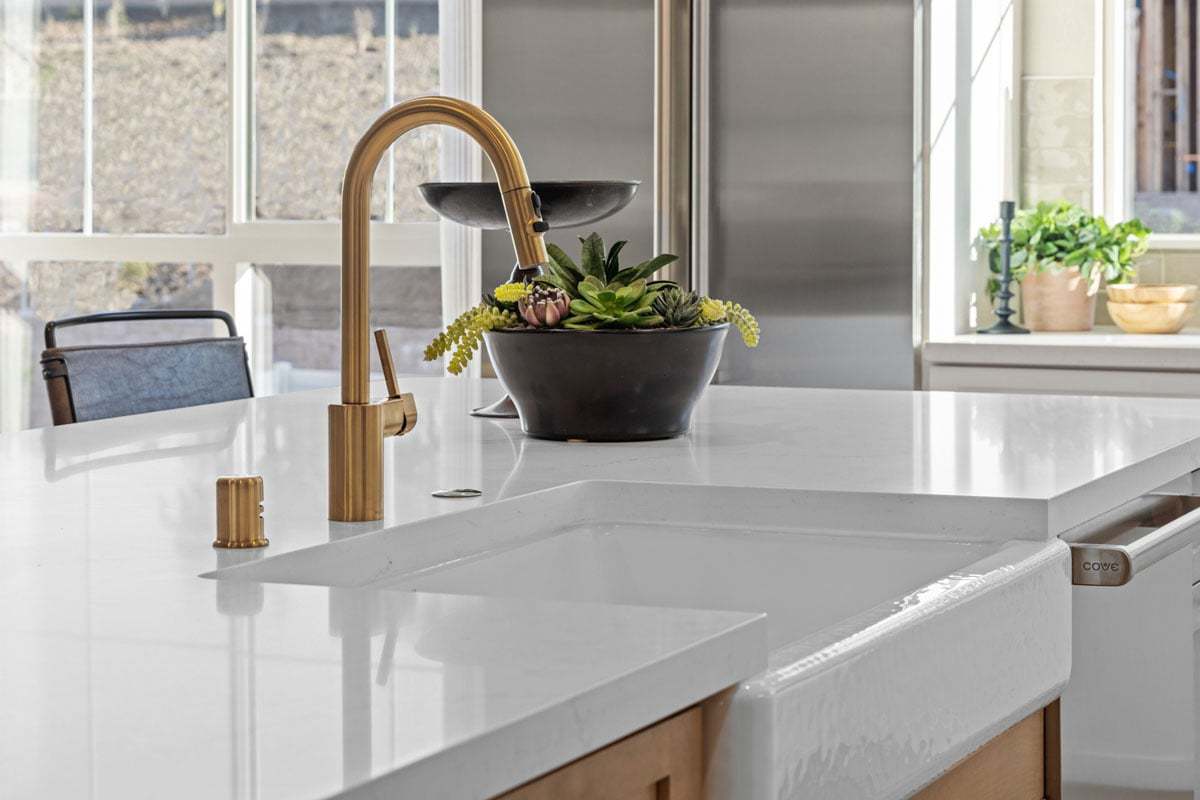 Plan 1994 Modeled - Optional apron-front kitchen sink