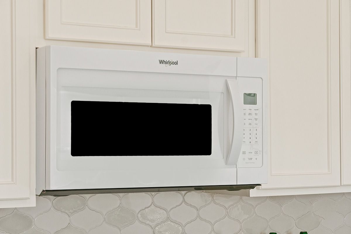 Plan 1417 Modeled - Microwave/hood combination at kitchen