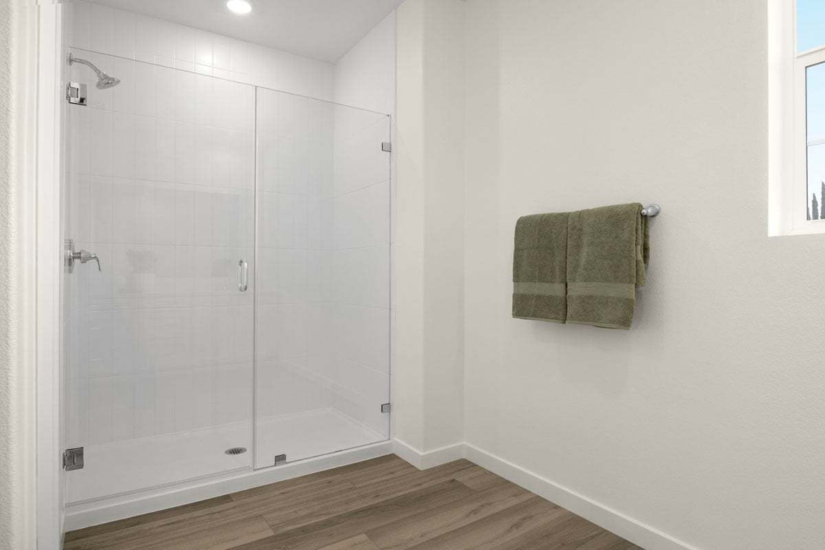 Plan 2288 Modeled - Walk-in shower at primary bath