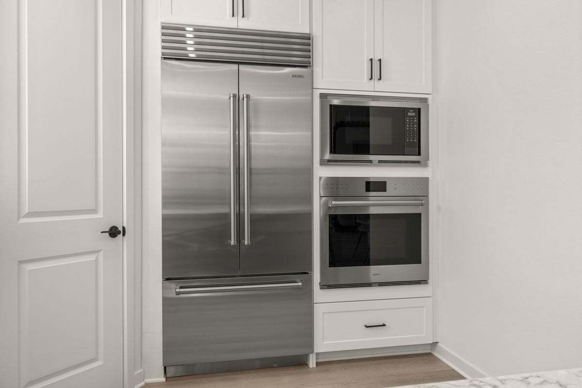 Plan 2070 Modeled - Optional built-in refrigerator