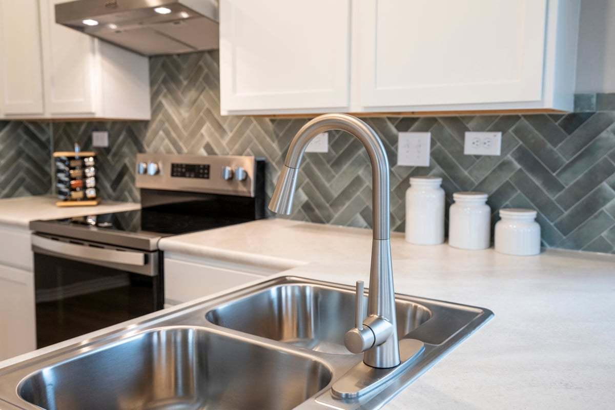 Plan 1529 Modeled - Optional high-arc faucet