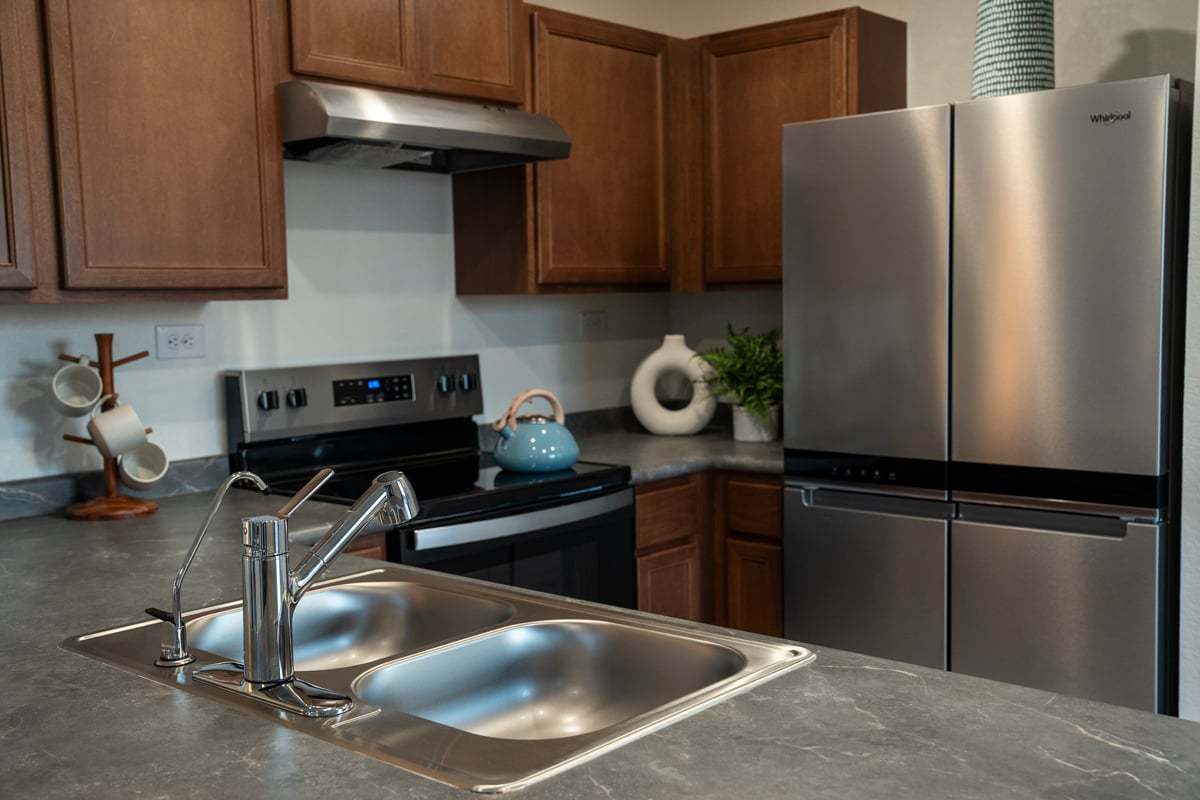 Plan 1042 Modeled - Stainless steel appliances