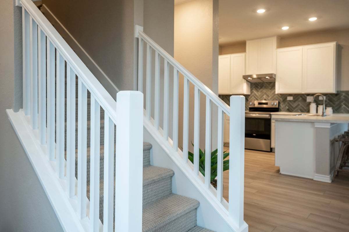 Plan 1529 Modeled - Optional open stair rail
