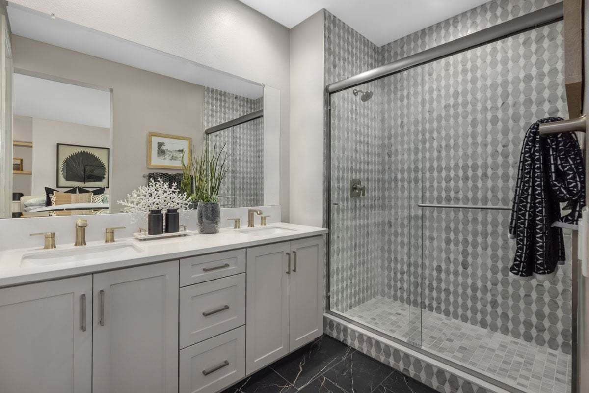 Plan 2212 Modeled - Walk-in shower at primary bath