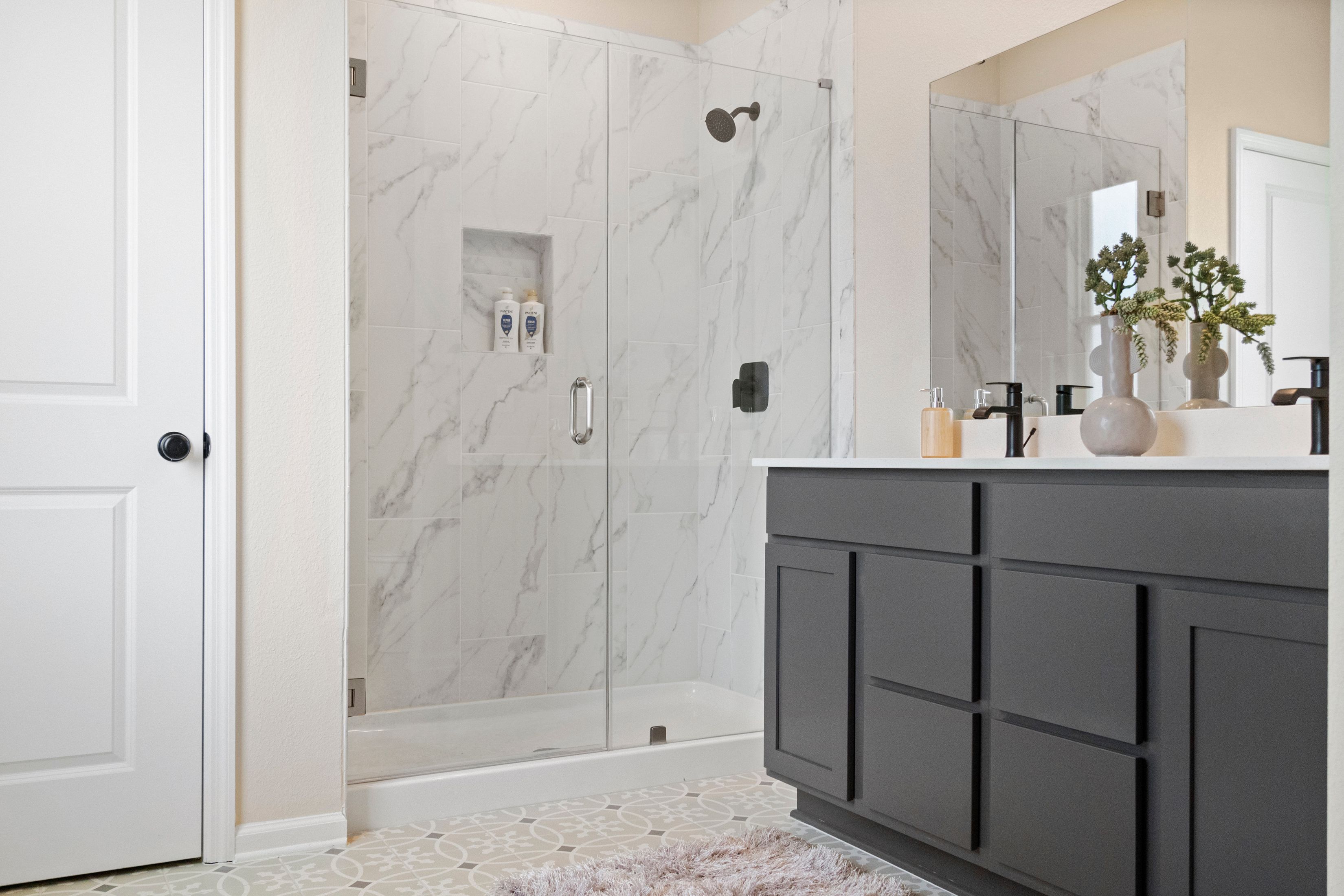 Plan 1933 - Dual-sink vanity at primary bath