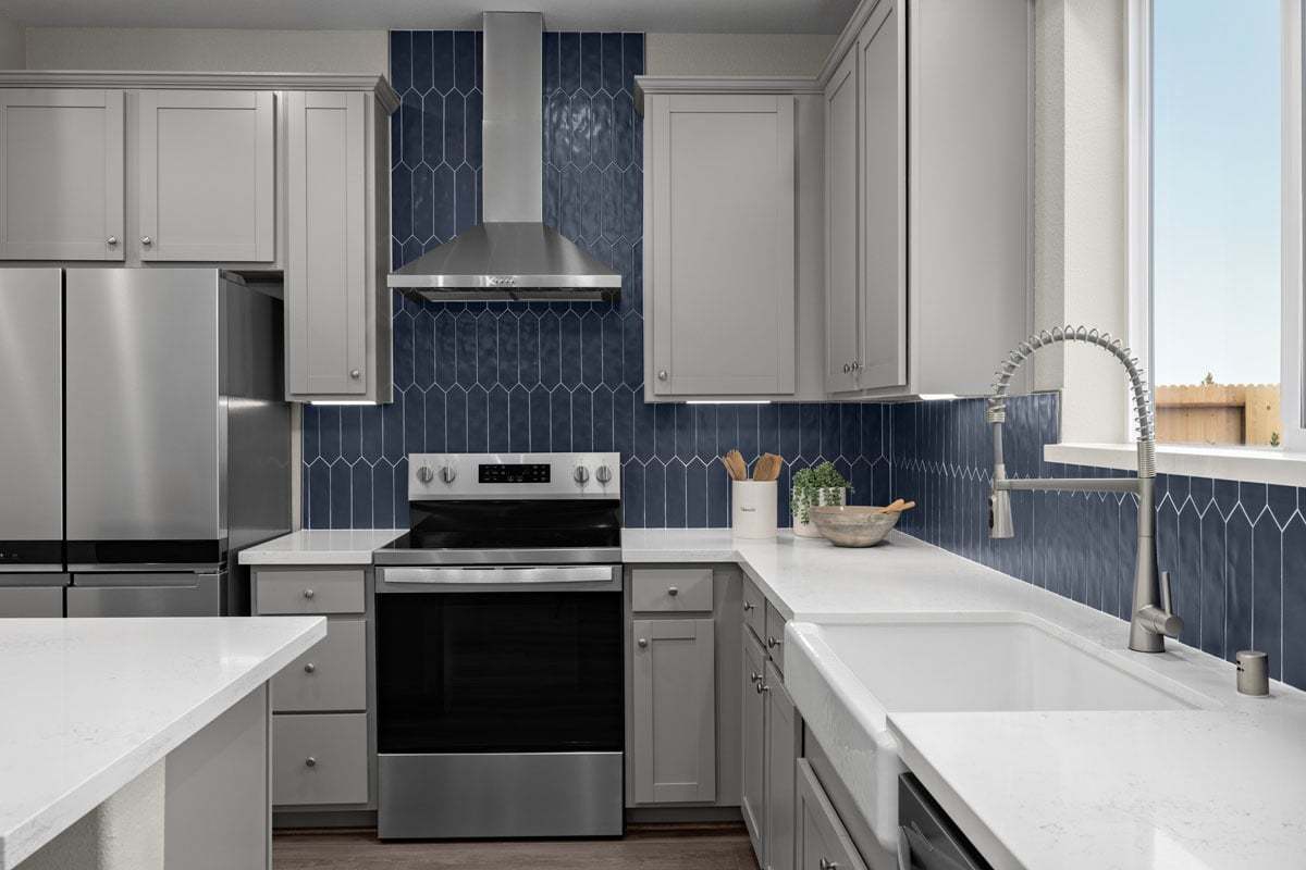 Plan 1751 Modeled - Stainless steel electric appliances