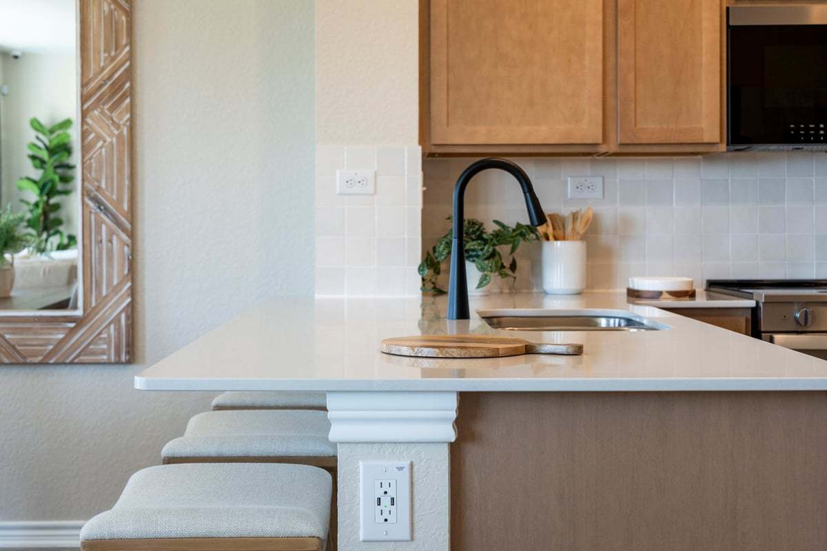Plan 1772 Modeled - Kitchen breakfast bar