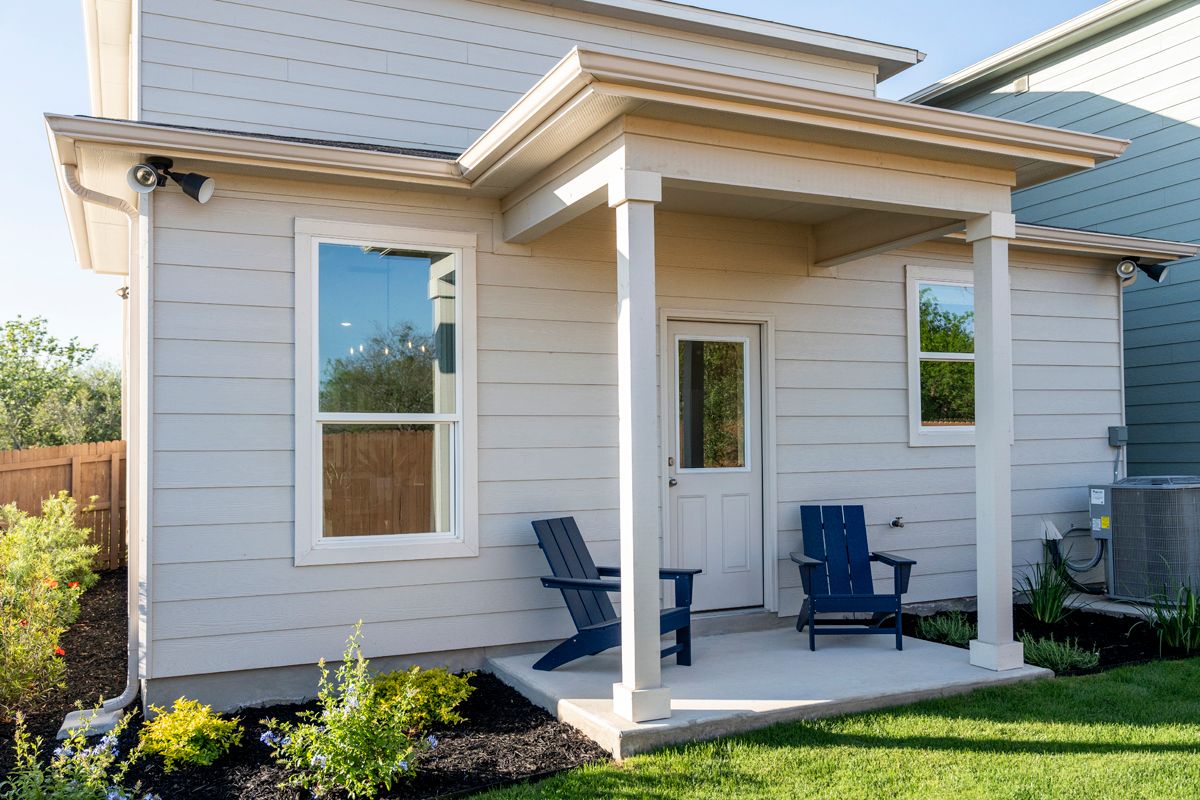 Plan 1676 Modeled - Rear patio