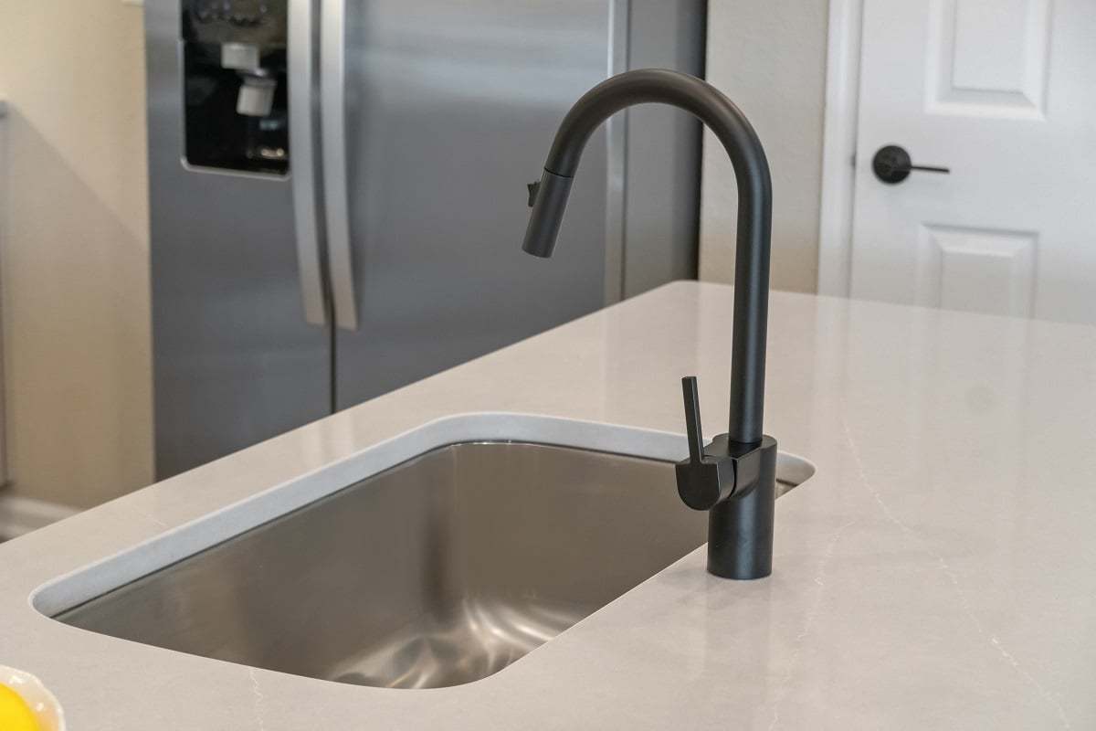 Plan 2003 Modeled - Pulldown kitchen faucet