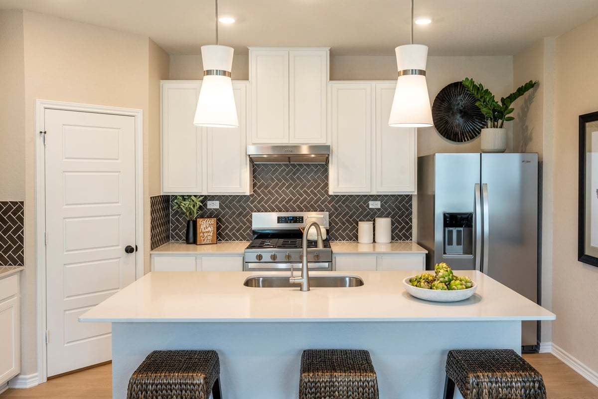 Plan 1605 Modeled - Island with pendant lighting
