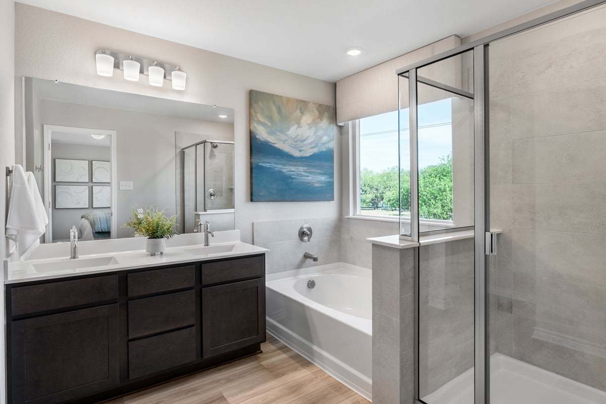 Plan 2086 Modeled - Optional garden tub and separate shower with tile surround at primary bath