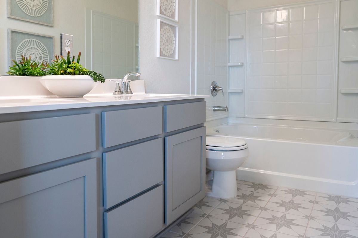 Plan 1242 Modeled - Primary bath
