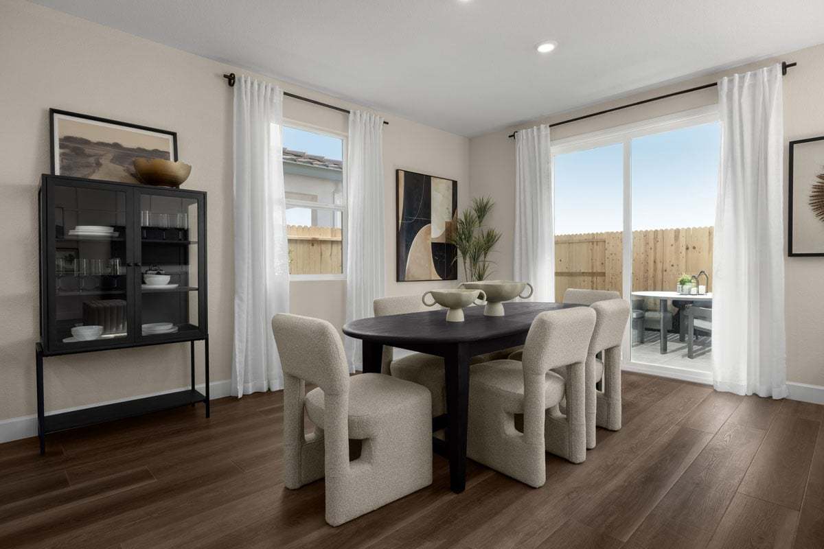 Plan 2000 Modeled - Large dining area