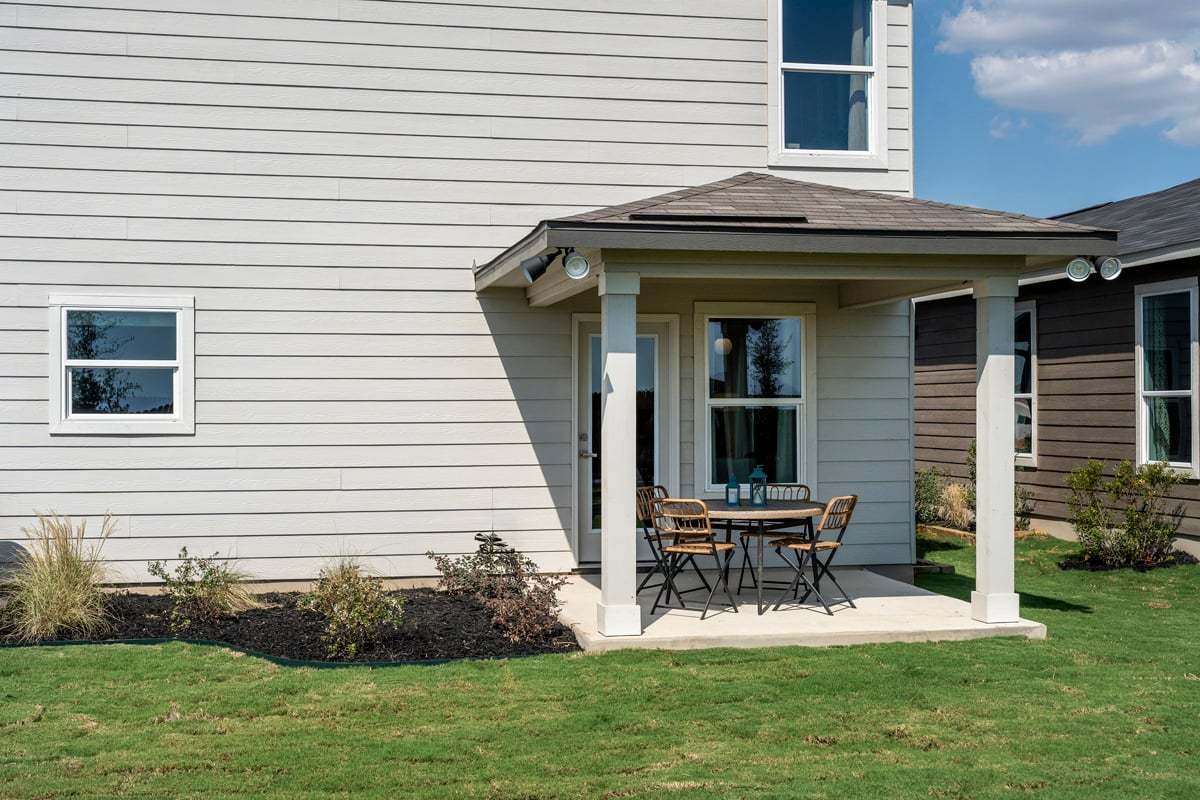 Plan 1907 Modeled - Covered back patio