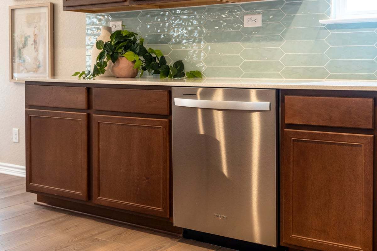 Plan 1907 Modeled - Stainless steel dishwasher