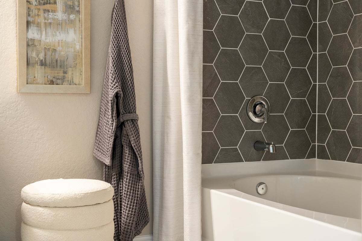Plan 1605 Modeled - Primary bath