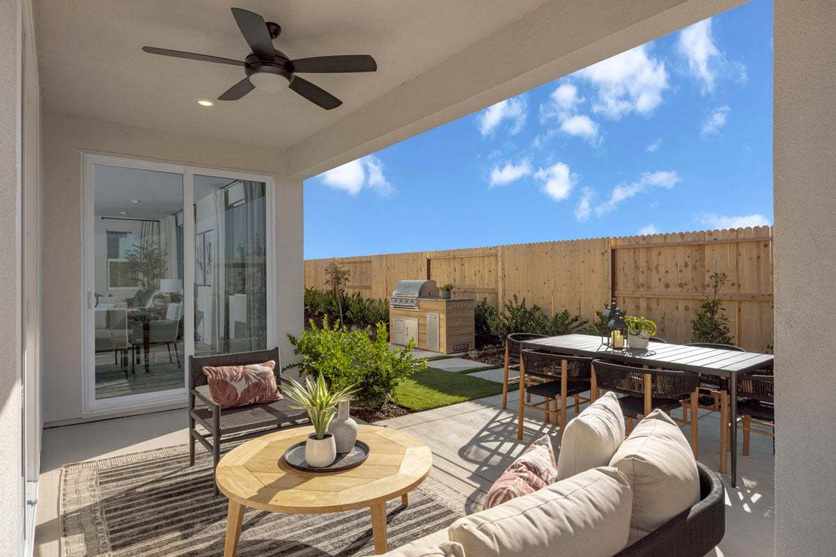 Plan 2190 Modeled - Covered patio