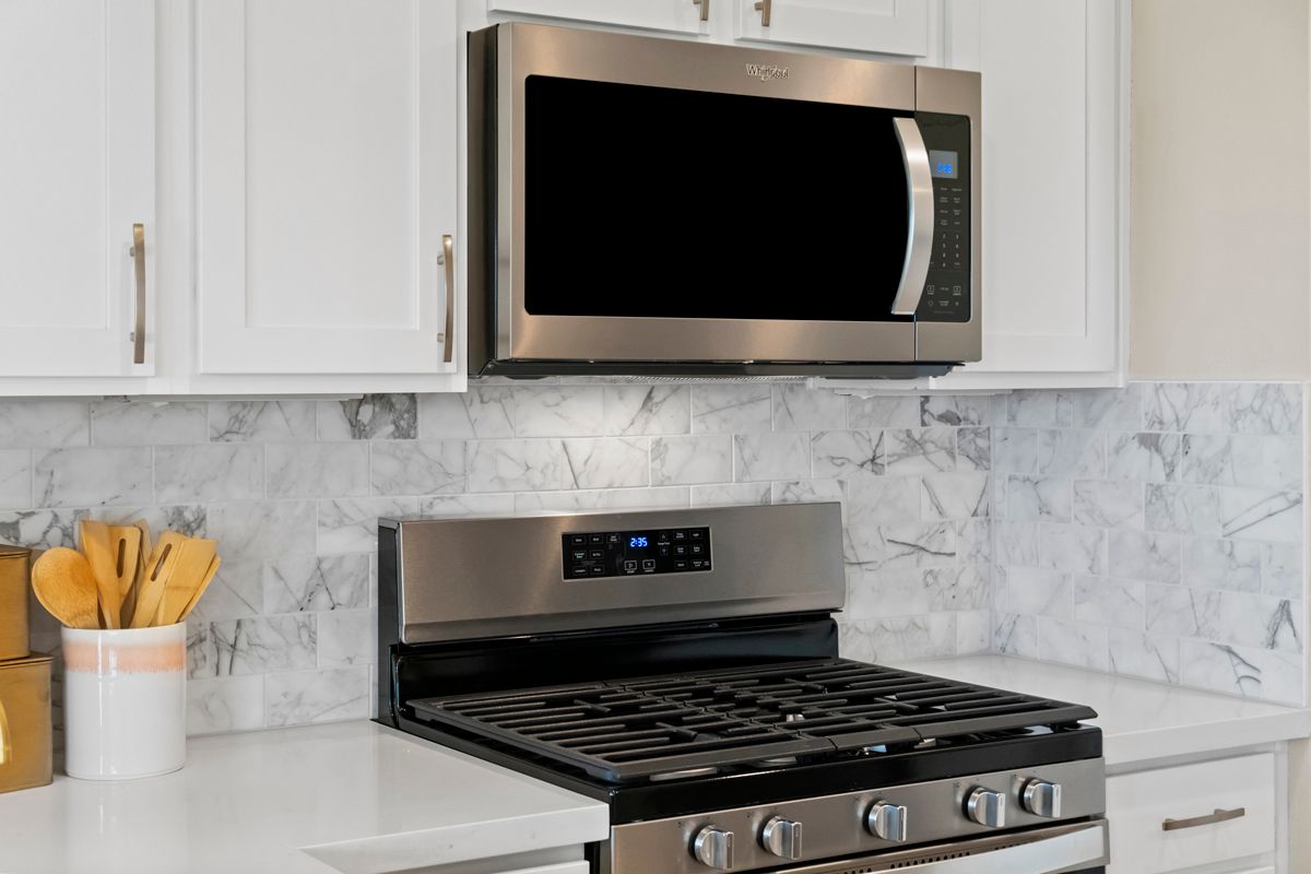 Plan 1838 - Stainless steel appliances