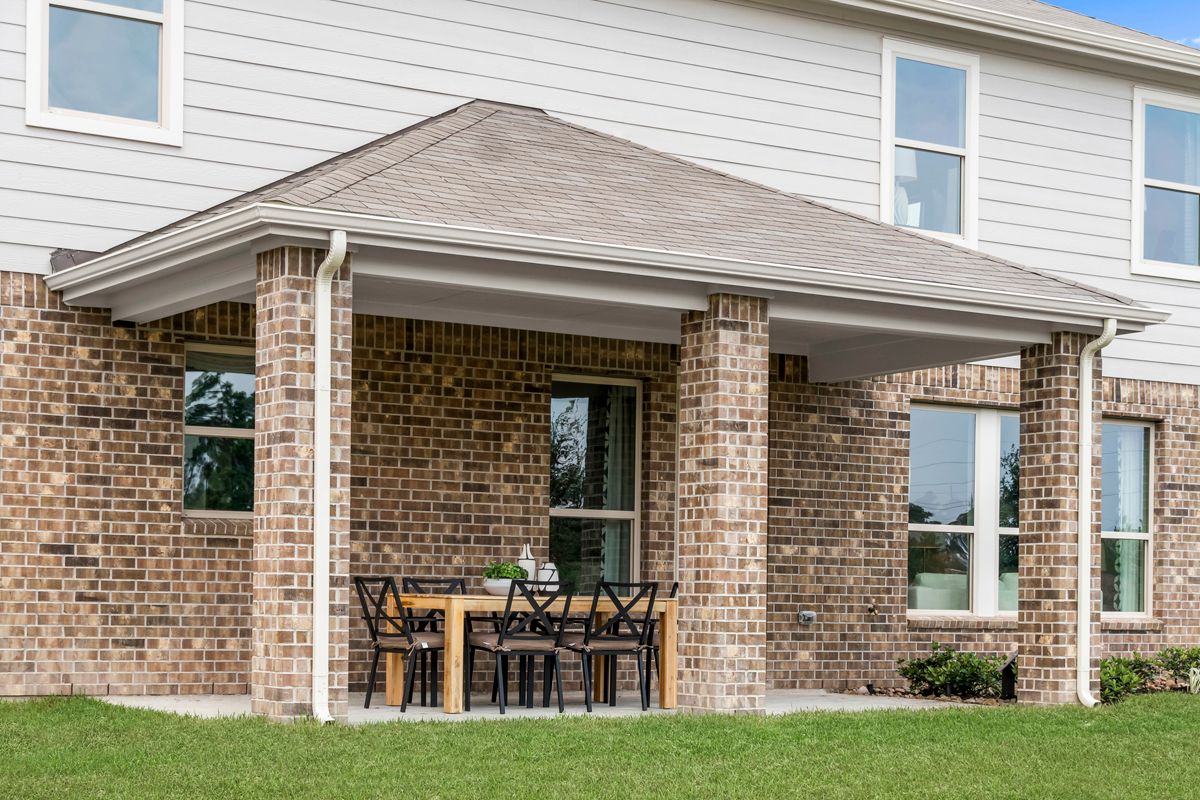 Plan 2348 - Optional covered back patio