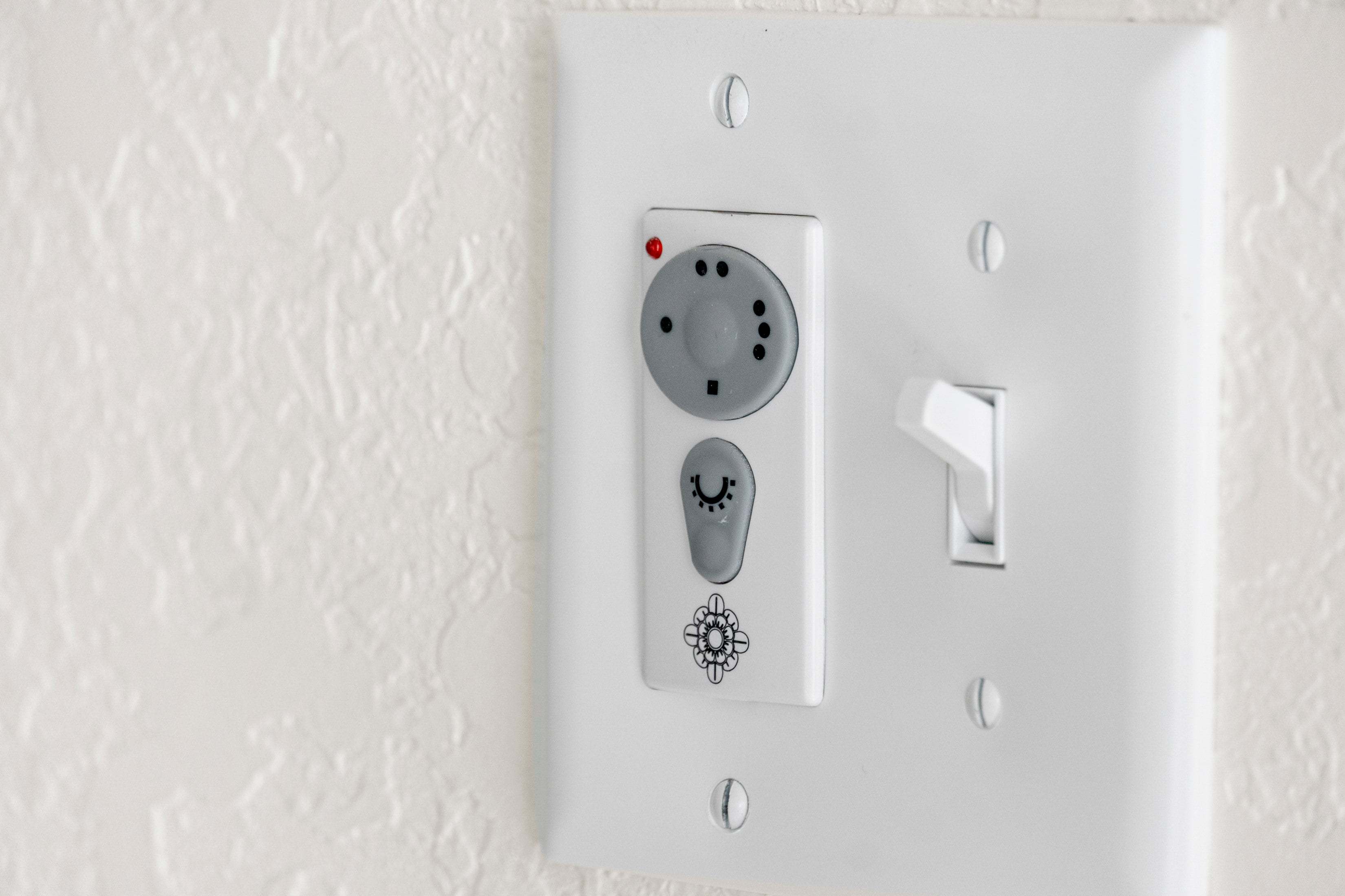 Plan 1242 - Ceiling fan switch