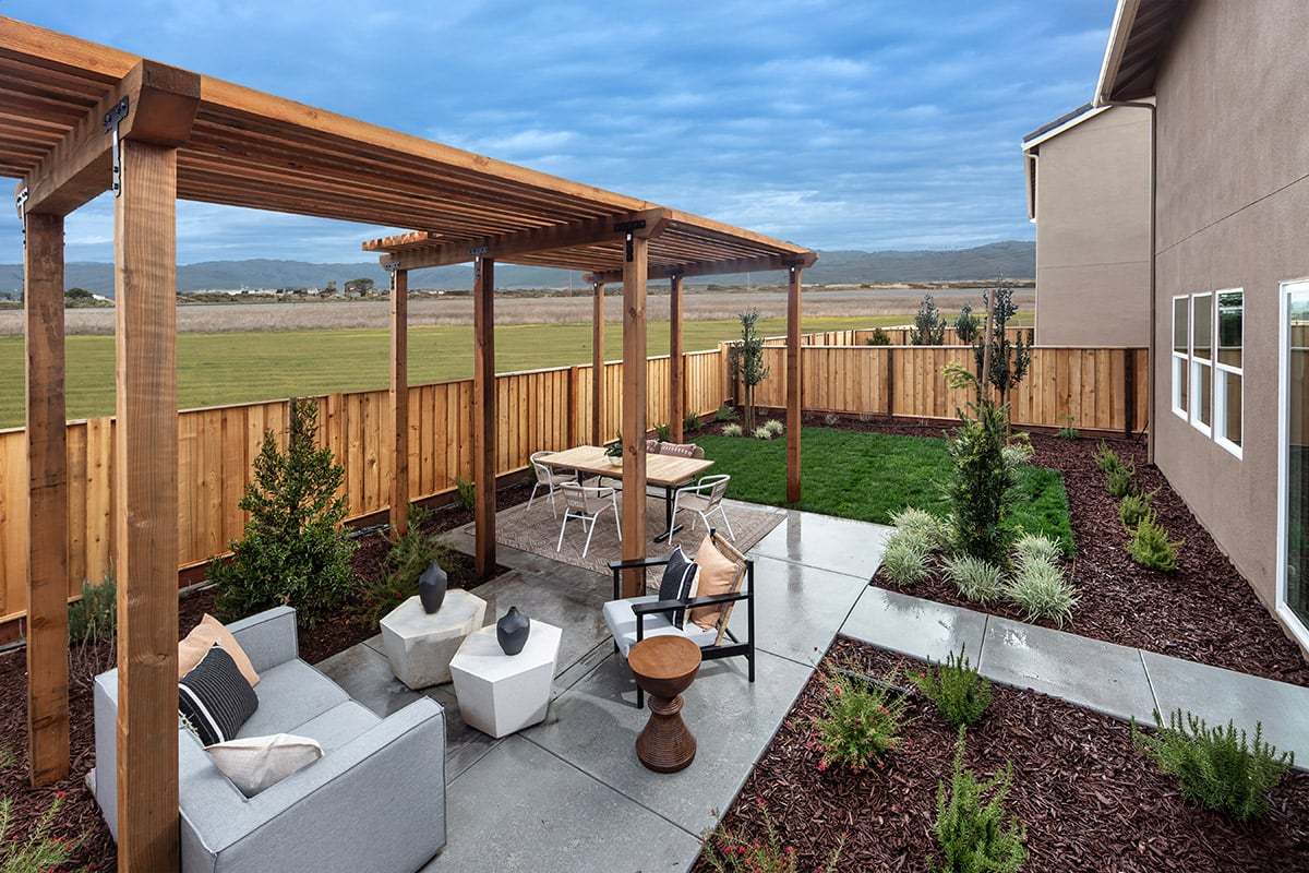 Plan 1674 Modeled - Spacious backyard