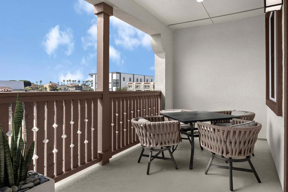 Plan 1943 Modeled - Balcony outside of great room