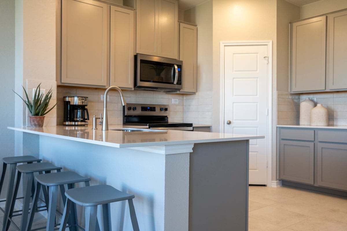 Plan 1772 Modeled - Kitchen breakfast bar