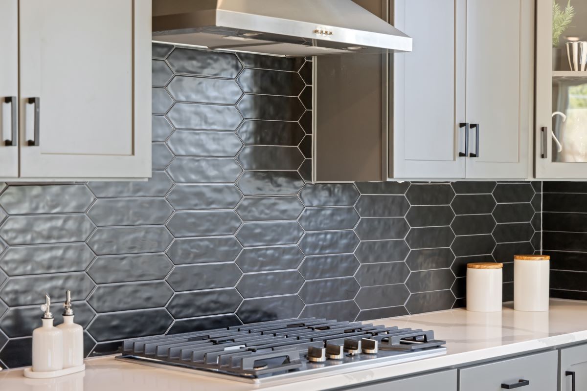 Plan 1910 Modeled - Stainless steel appliances