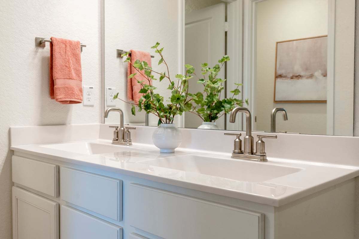 Plan 1604 - Modeled - Secondary bath