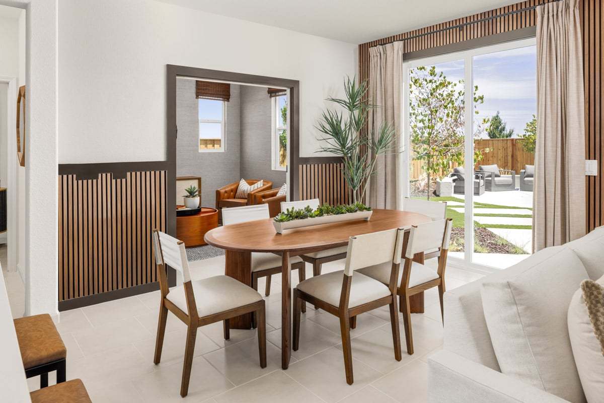 Plan 2142 Modeled - Dining area