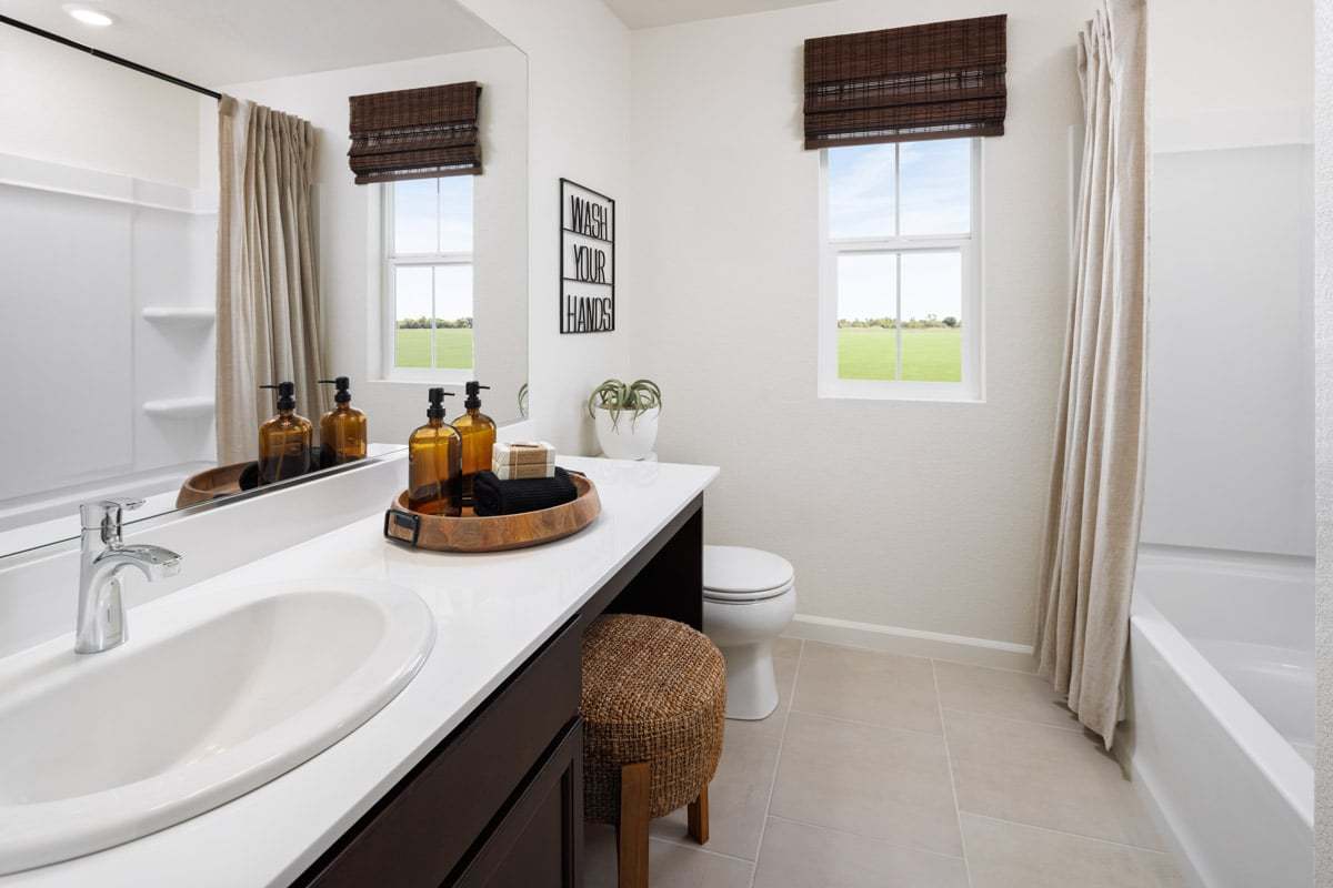Plan 2142 Modeled - Bath 2