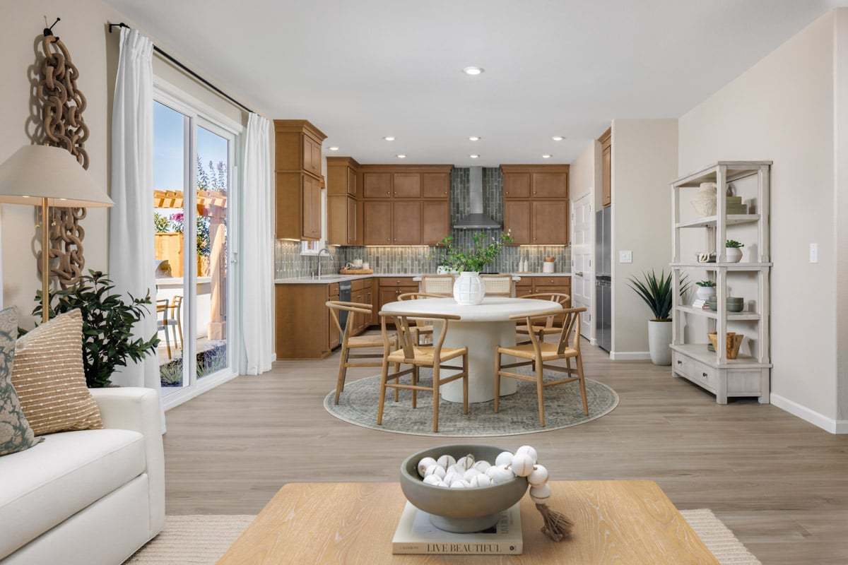 Plan 2324 Modeled - Dining area