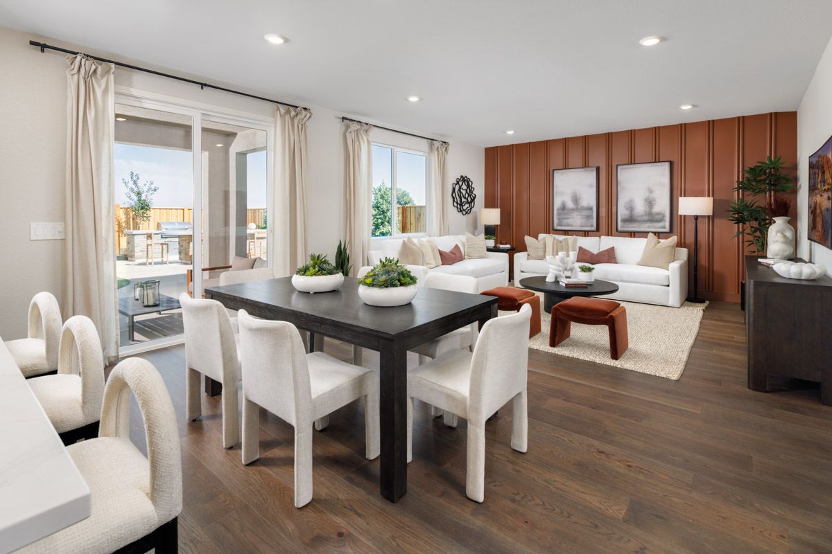 Plan 2378 Modeled - Dining area