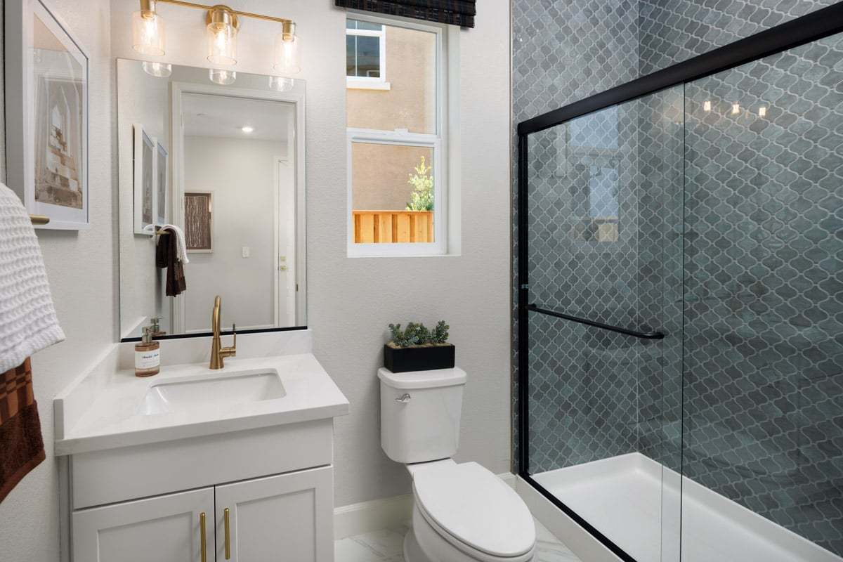 Plan 2378 Modeled - Bath 3