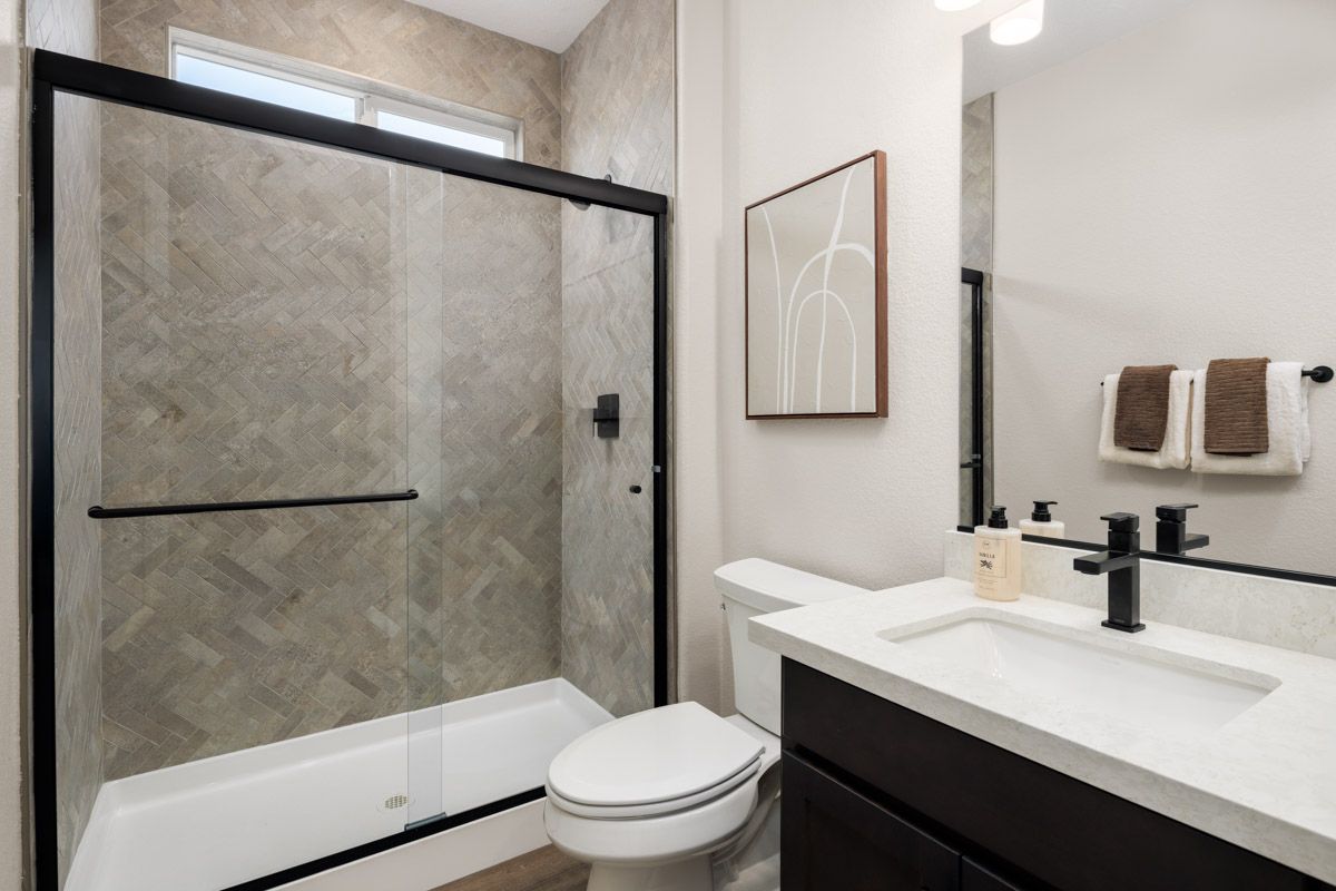 Plan 2566 Modeled - Bath 3