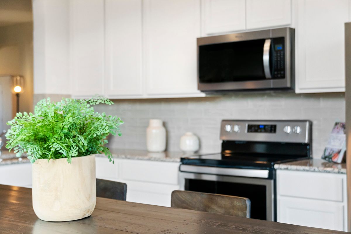 Plan 1523 - Eat-in kitchen