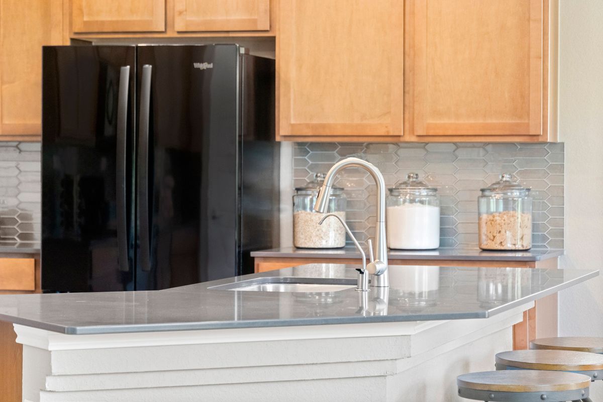 Plan 2411 - Extended Silestone® breakfast bar countertop