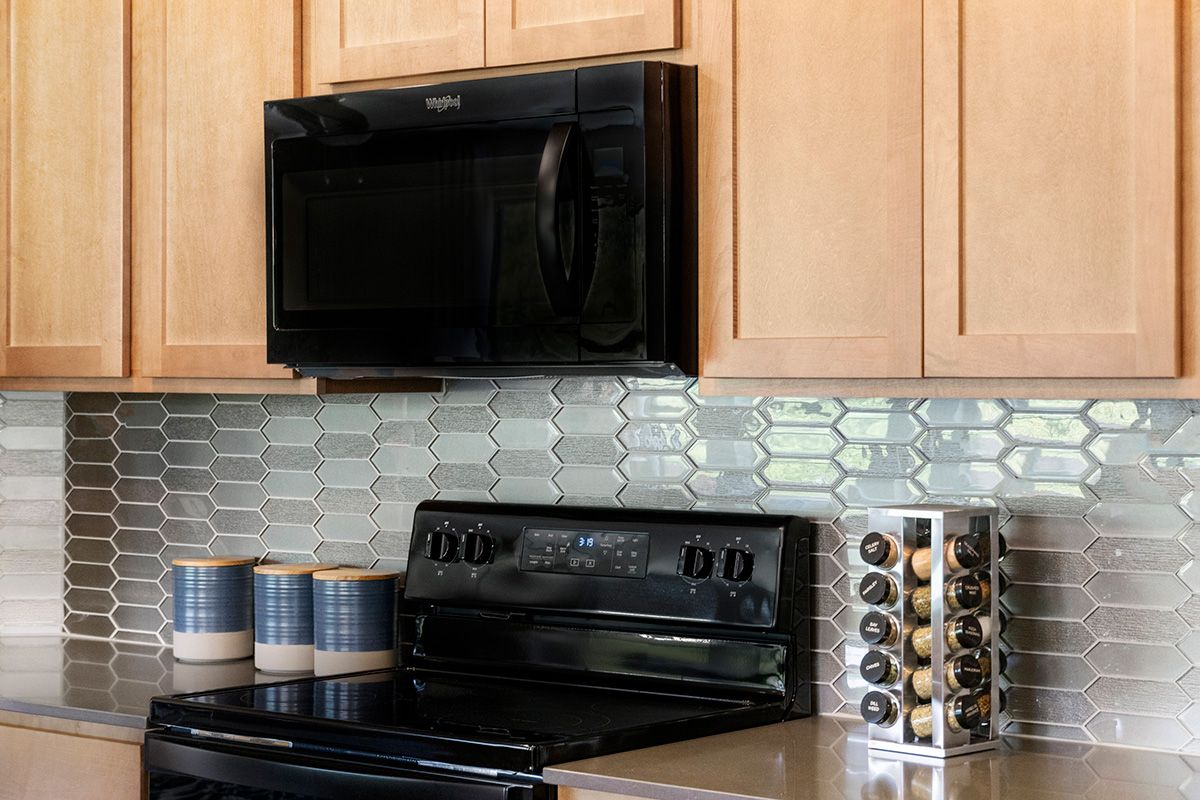 Plan 2411 - Glass mosaic tile backsplash