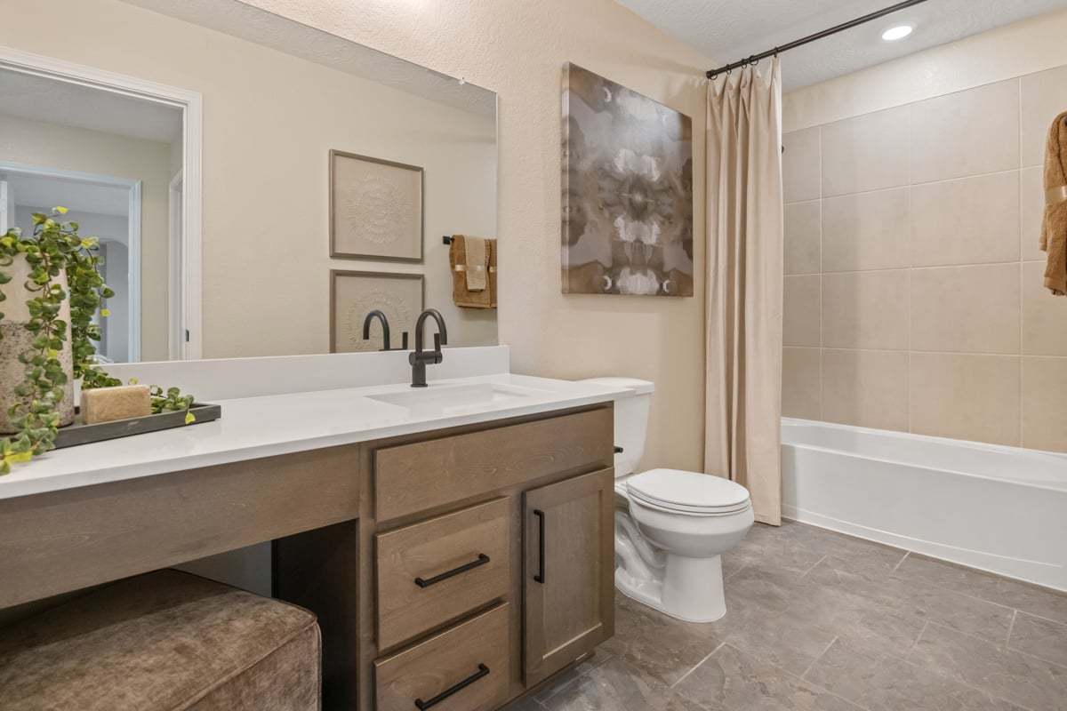 Plan 2444 - Secondary bath