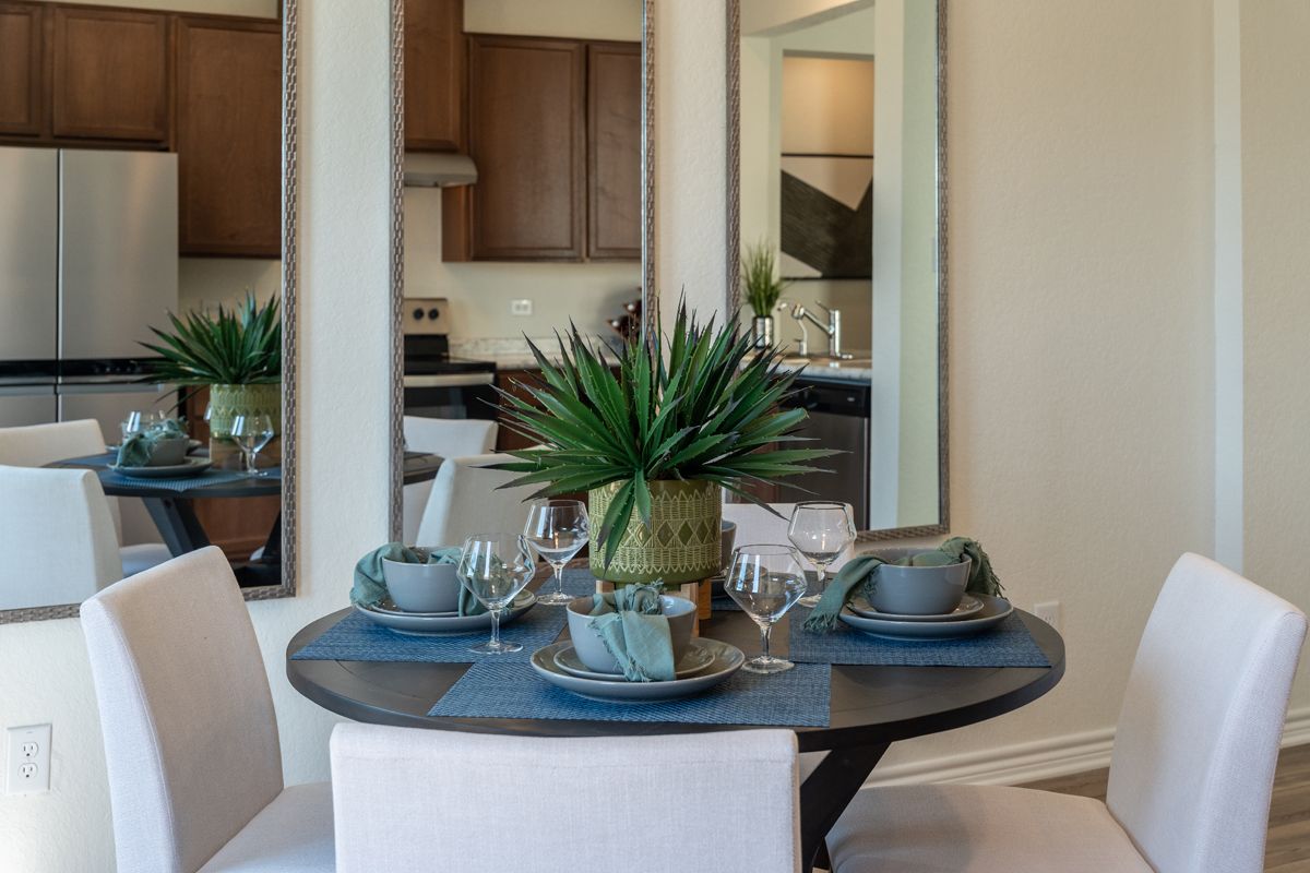 Plan 1242 Modeled - Dining area