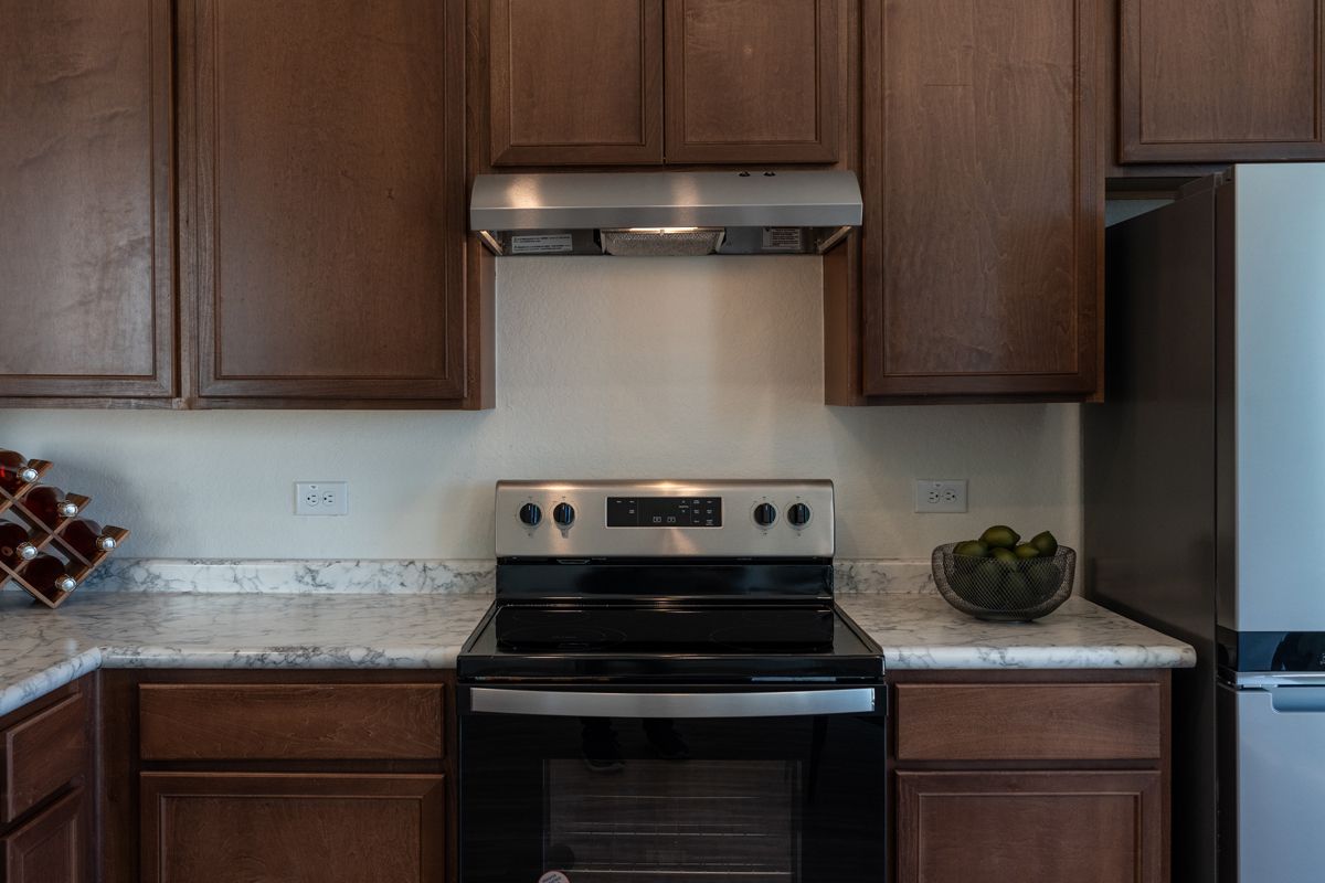 Plan 1242 Modeled - Stainless steel Whirlpool® range