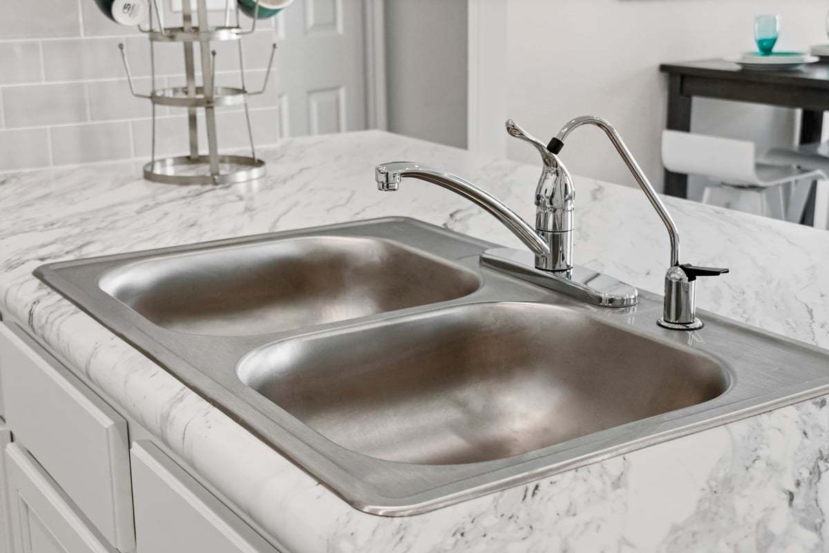 Plan 1416 Modeled - Dual-compartment stainless steel sink