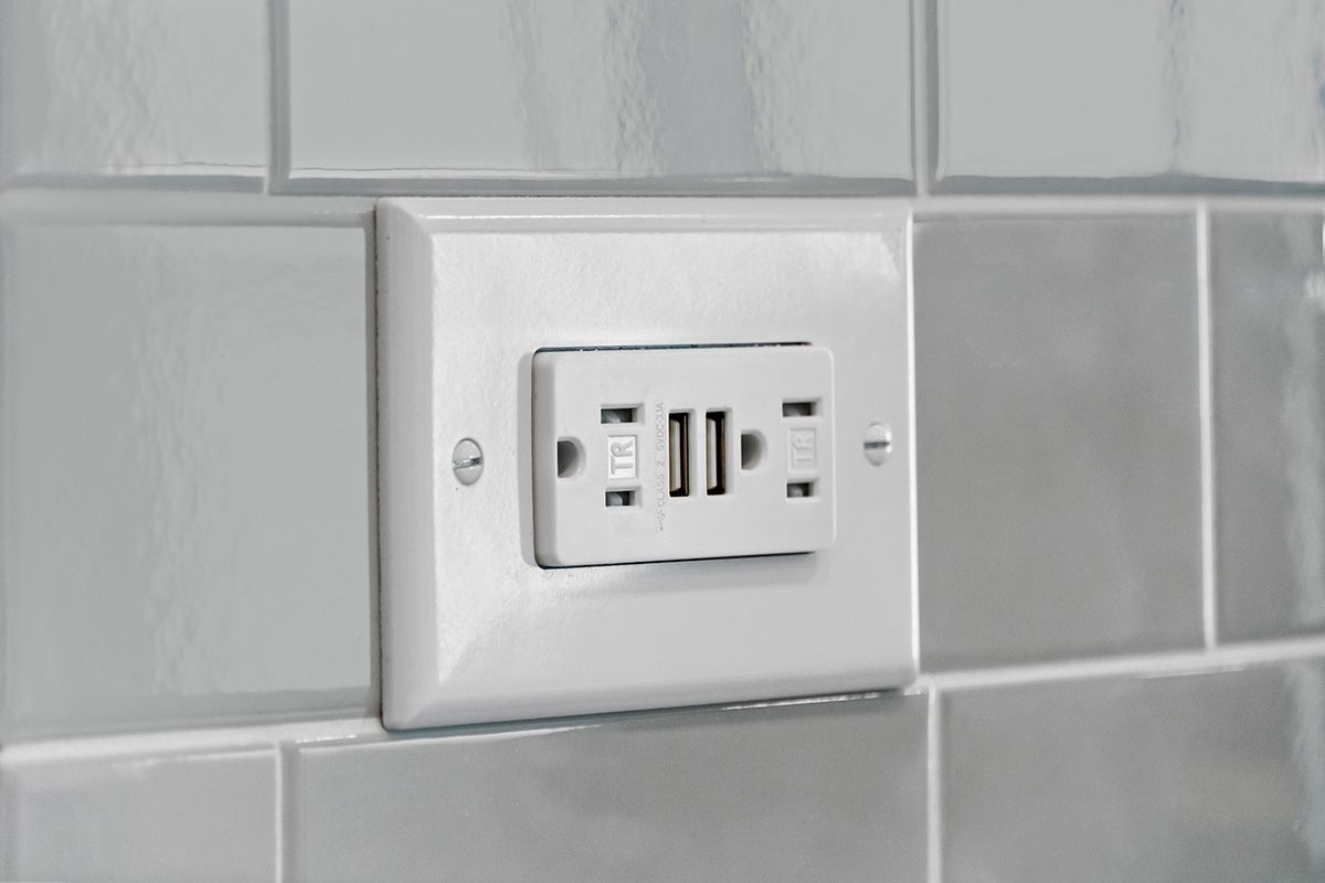 Plan 1416 - Kitchen USB charging receptacle