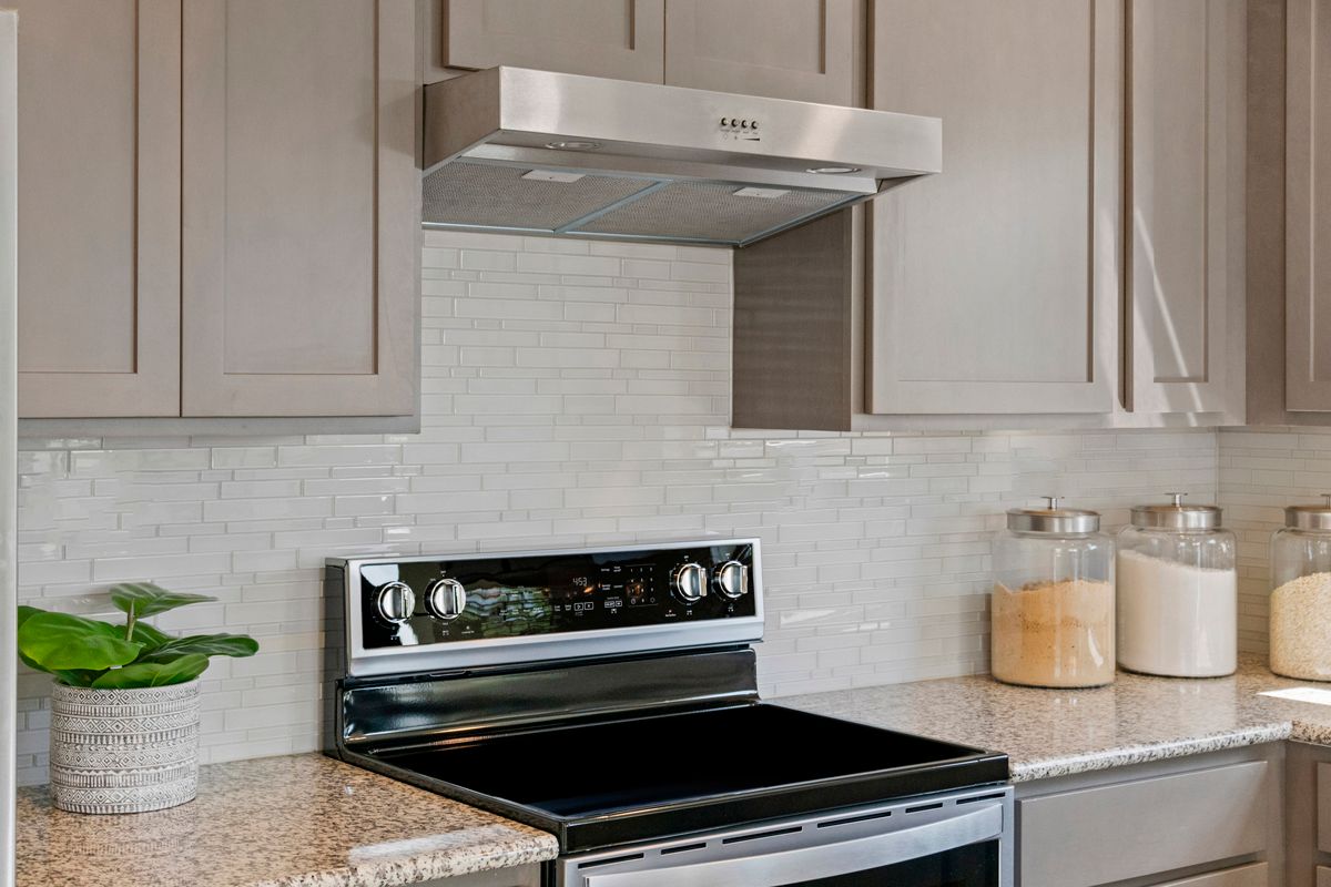 Plan 2245 - Glass cooktop range