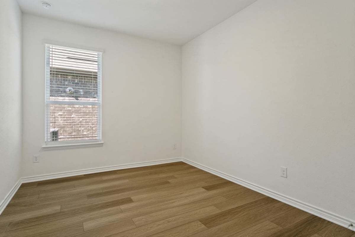 Secondary bedroom