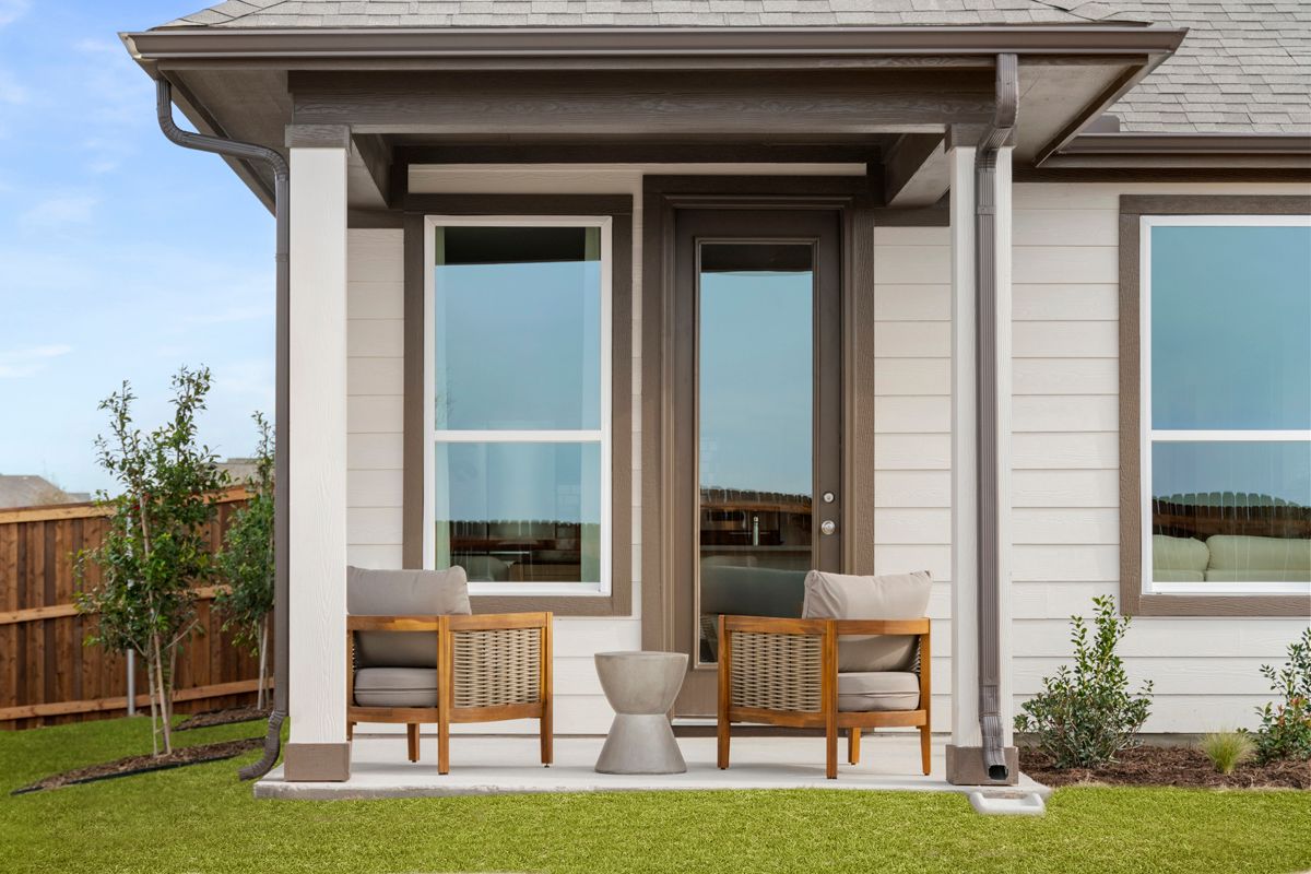 Plan 1675 Modeled - Covered patio